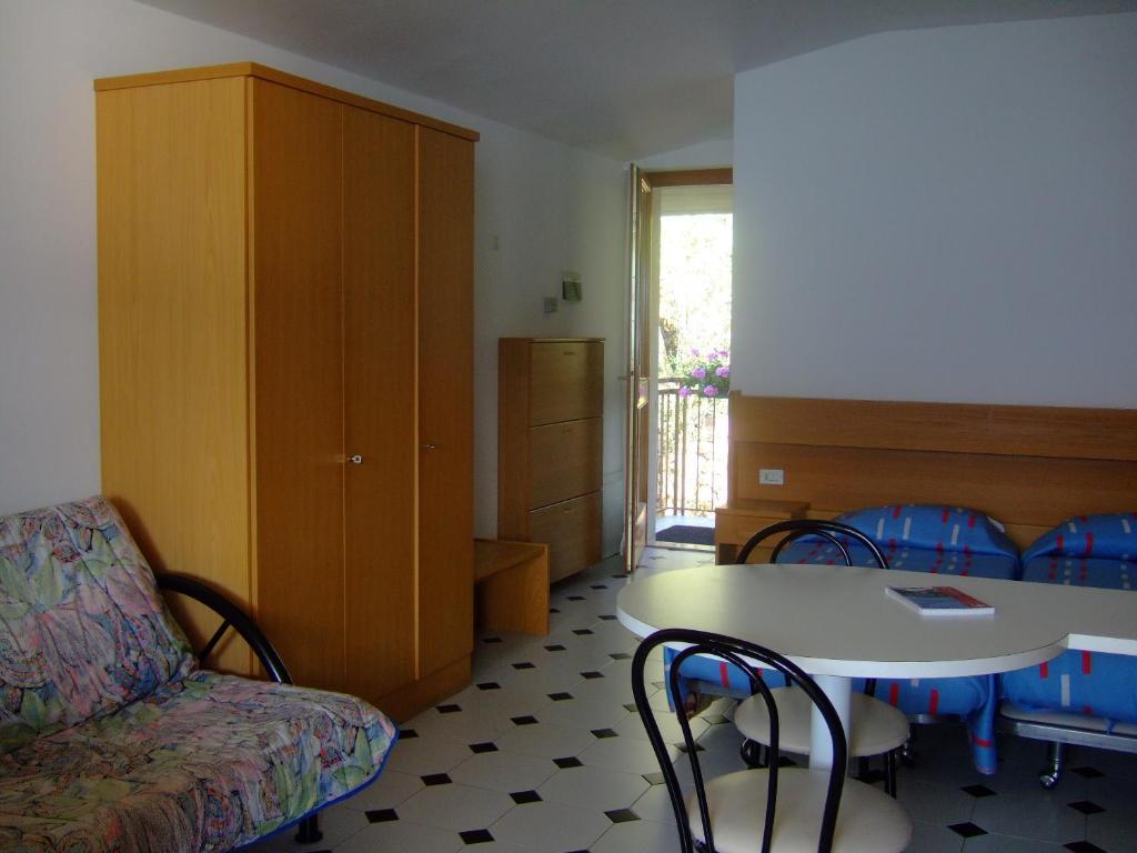 Residence San Vito Brenzone sul Garda Bilik gambar