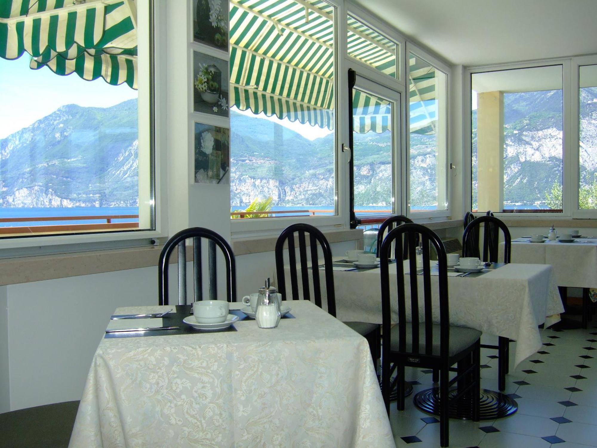 Residence San Vito Brenzone sul Garda Luaran gambar