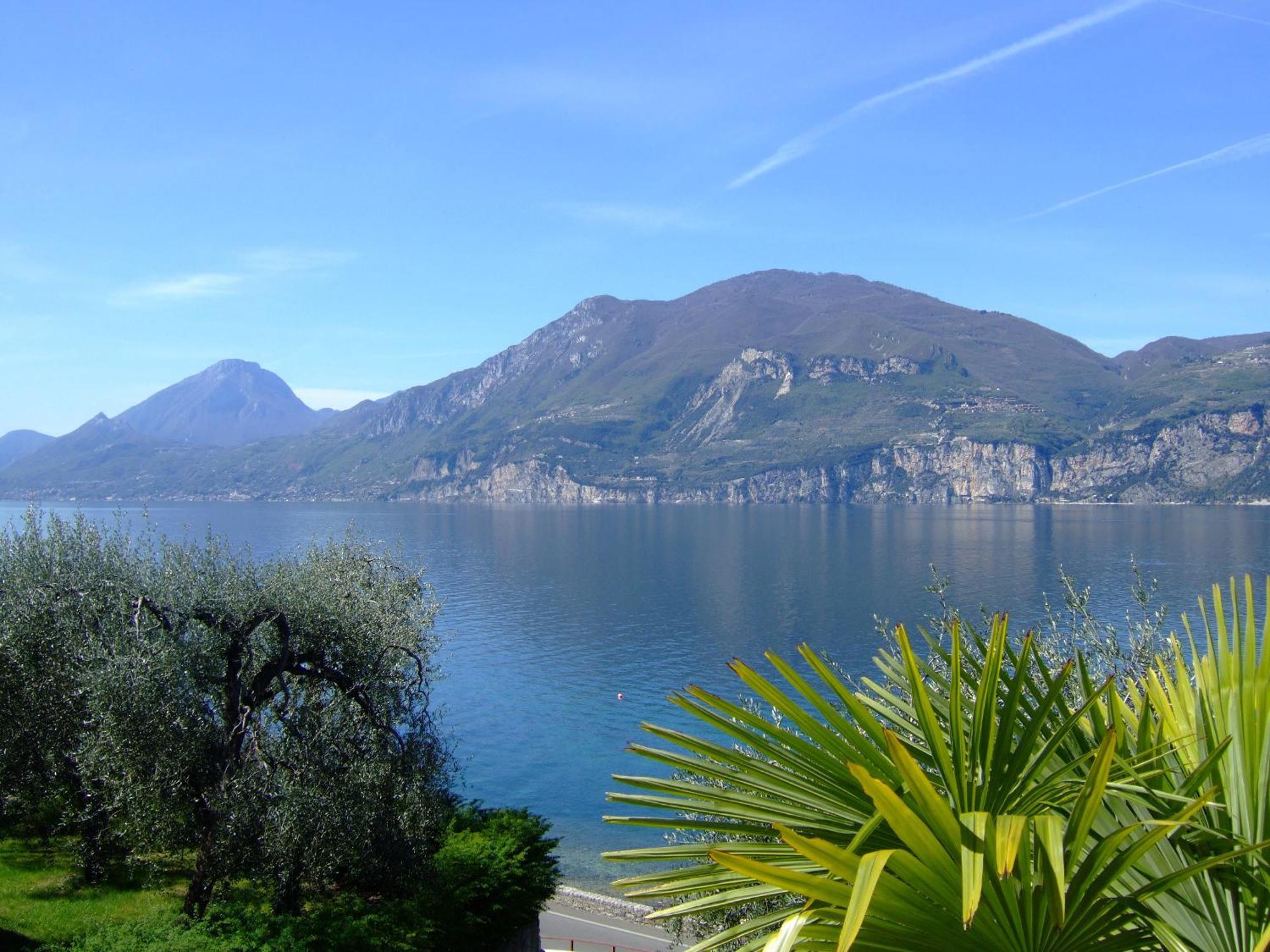 Residence San Vito Brenzone sul Garda Luaran gambar