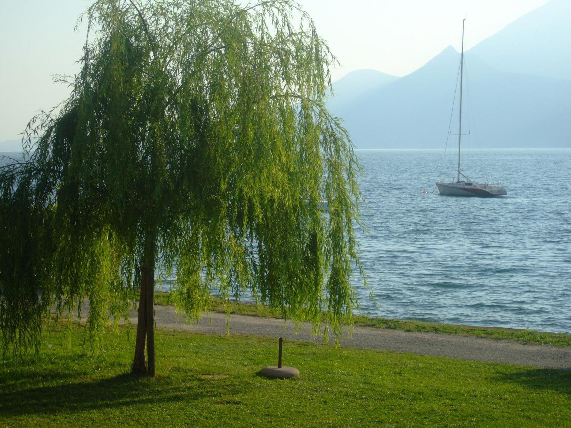 Residence San Vito Brenzone sul Garda Luaran gambar