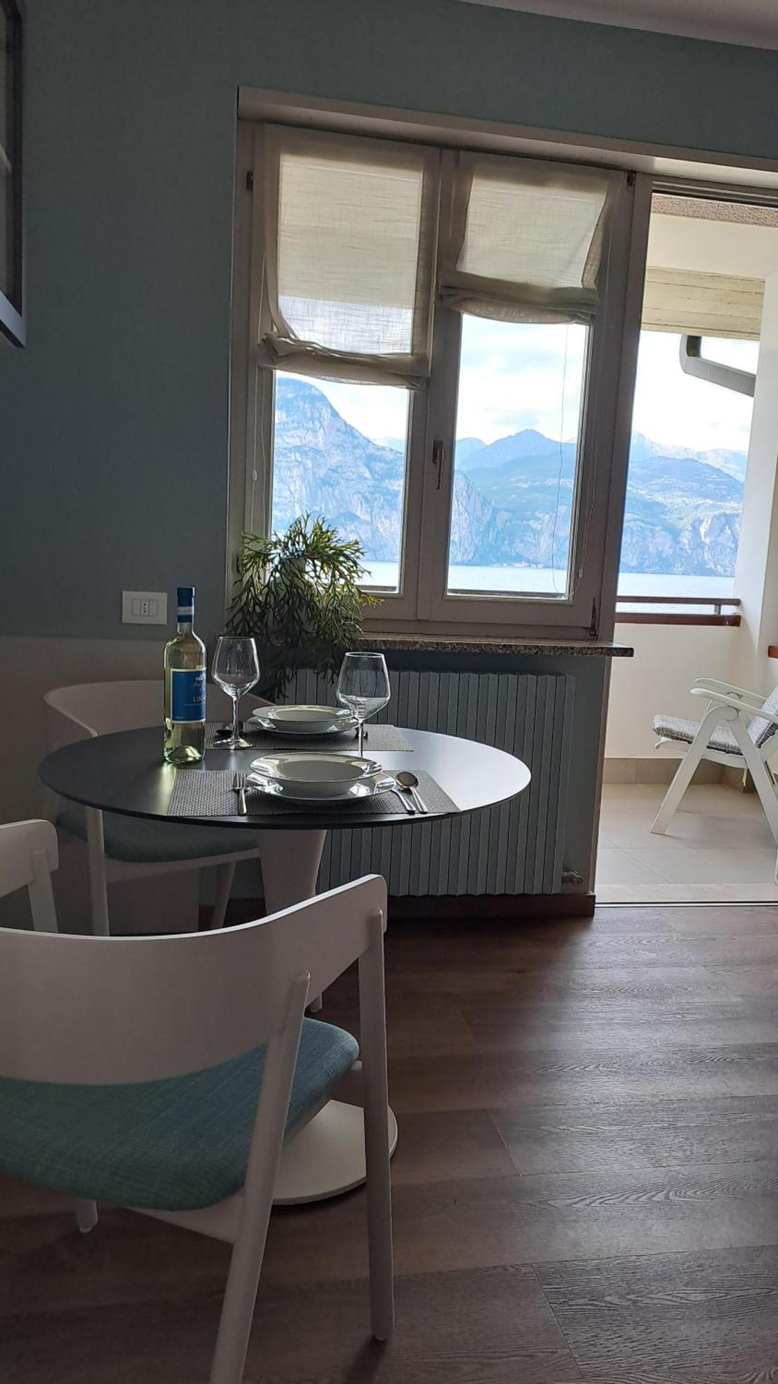 Residence San Vito Brenzone sul Garda Luaran gambar