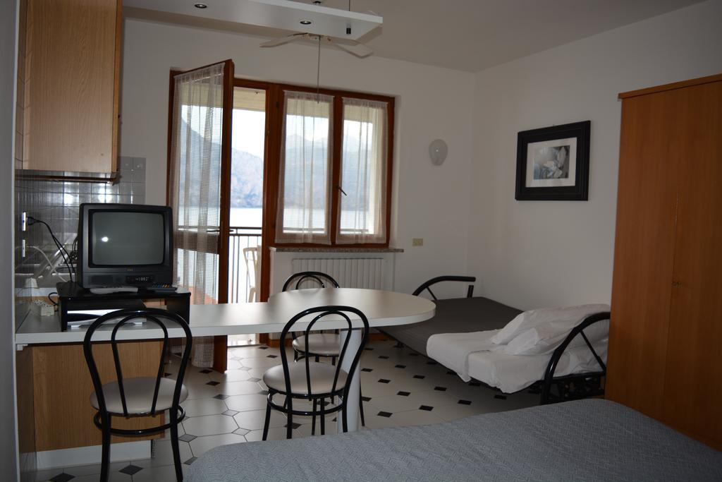 Residence San Vito Brenzone sul Garda Luaran gambar