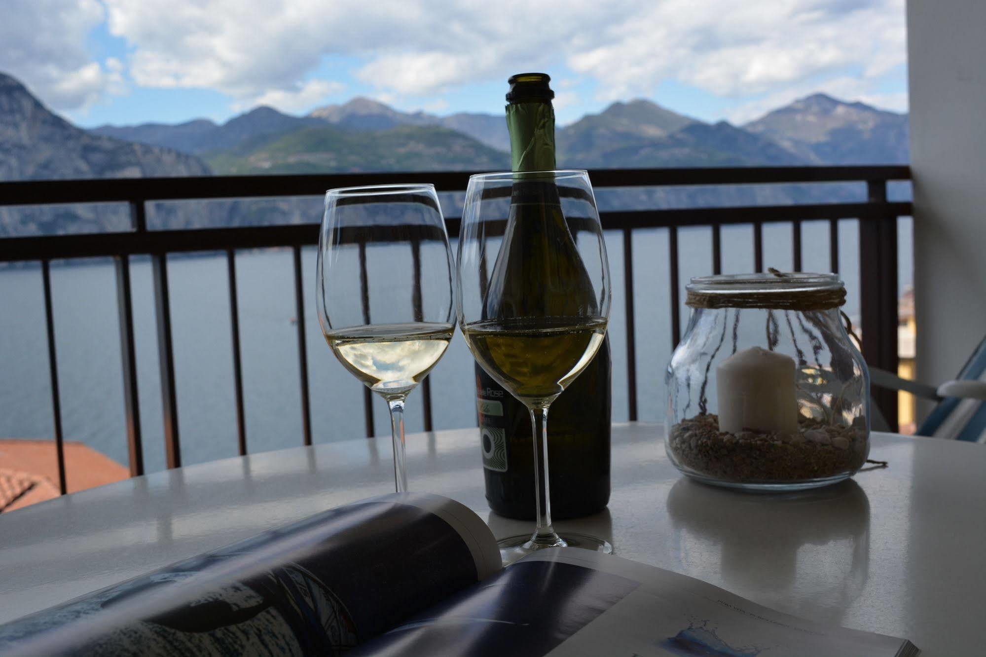Residence San Vito Brenzone sul Garda Luaran gambar