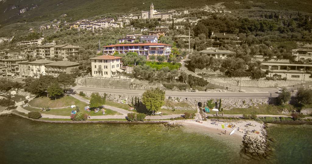Residence San Vito Brenzone sul Garda Luaran gambar